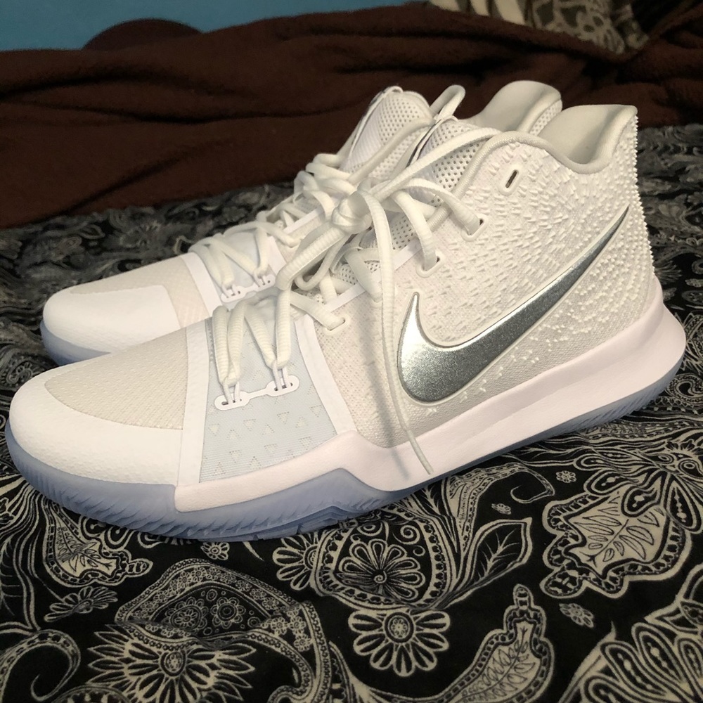 Kyrie 3 “White Chrome”